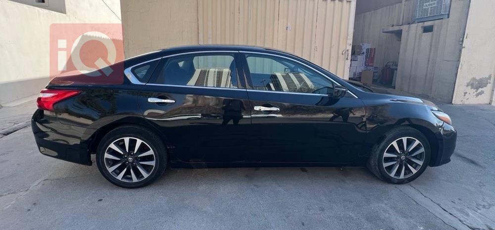 نيسان ألتيما